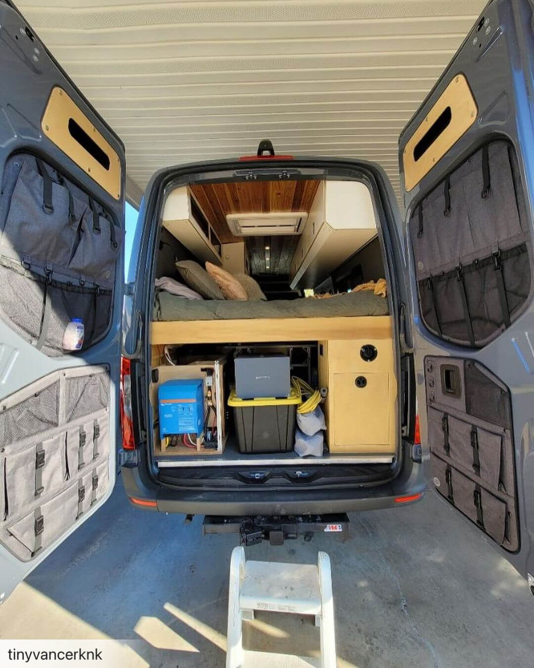 tiny van cerknk